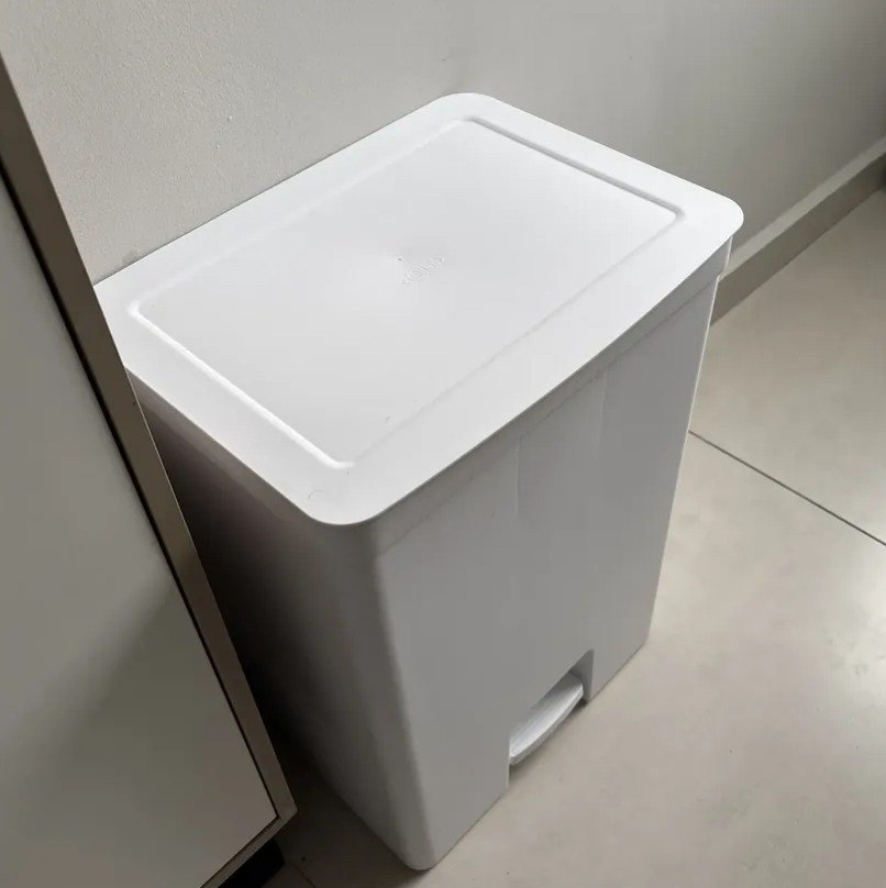 Lixeira De Pedal 50 Litros Cozinha Lavanderia Organização Cor Branco
