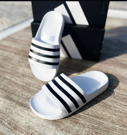 Chinelo Adidas Adilette