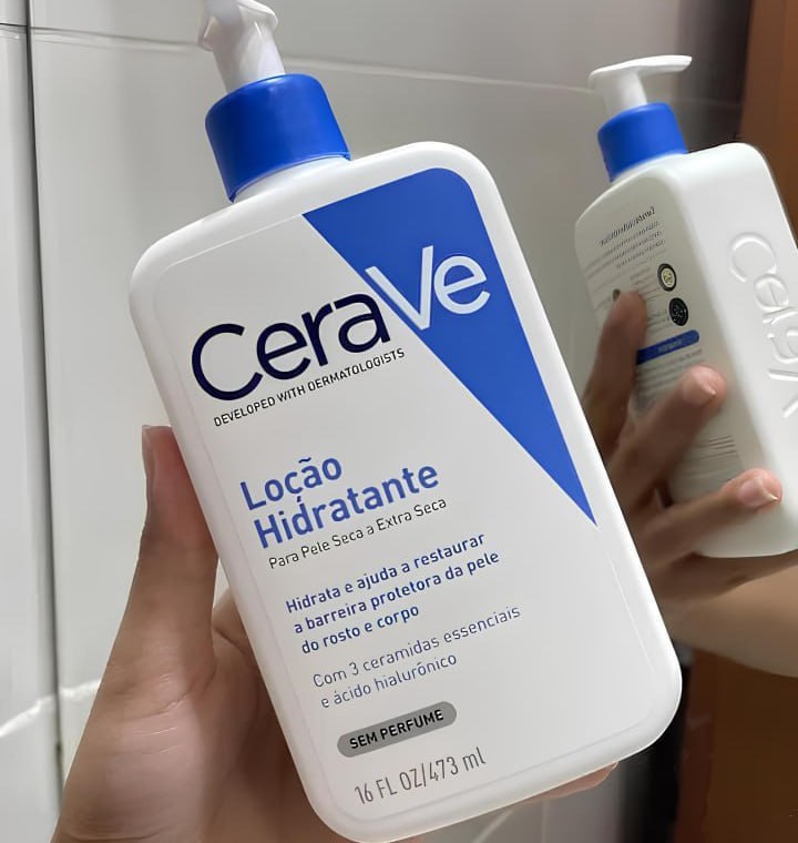 CeraVe Loção Hidratante Corporal com 3 Ceramidas e Ácido Hialurônico, Hidratação 24h, Text...