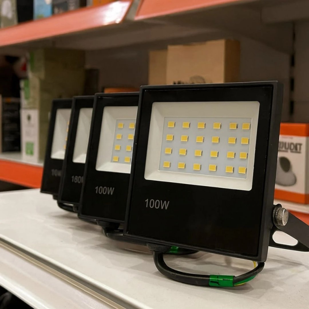 Kit 10 Refletores Led Grm Eco Pro 100w Com Luz Branco-frio 127/220v Preto