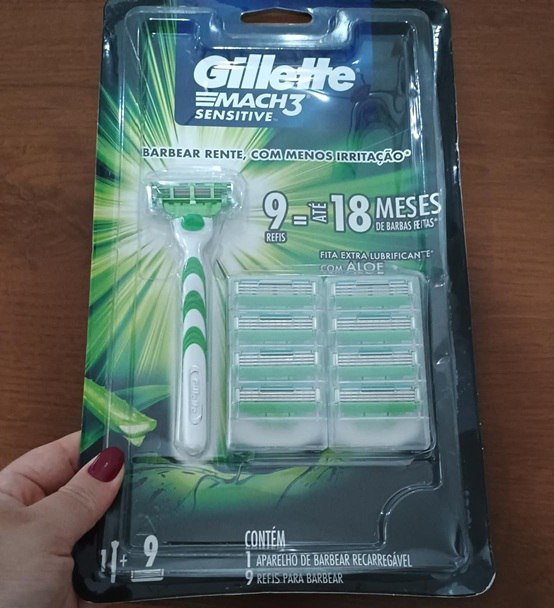 Pack Aparelho de Barbear Gillette Mach3 Sensitive + 9 Cargas