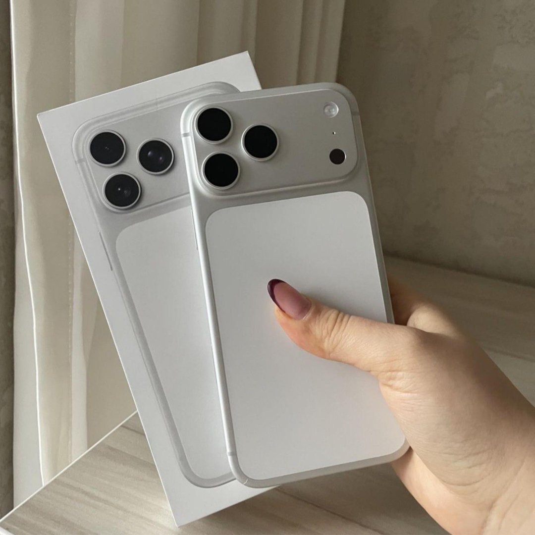 iPhone 17 Pro Max 512GB Tela 6,9" Super Retina XDR Câm. Tripla 48MP + Selfie iOS 5G - Lara...