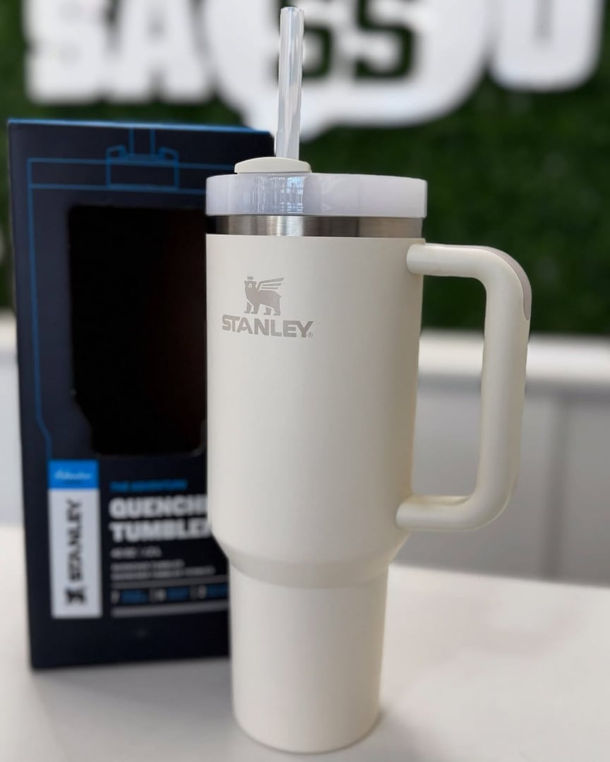 Stanley - Copo Quencher H2.0 FlowState 887ml - Copo de aço inoxidável com tampa, isolamento a vácuo, para água, chá gelado, café, smoothies e muito mais, Frost