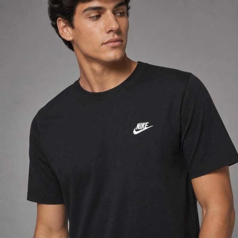 Camiseta Nike Sportswear Club Masculina