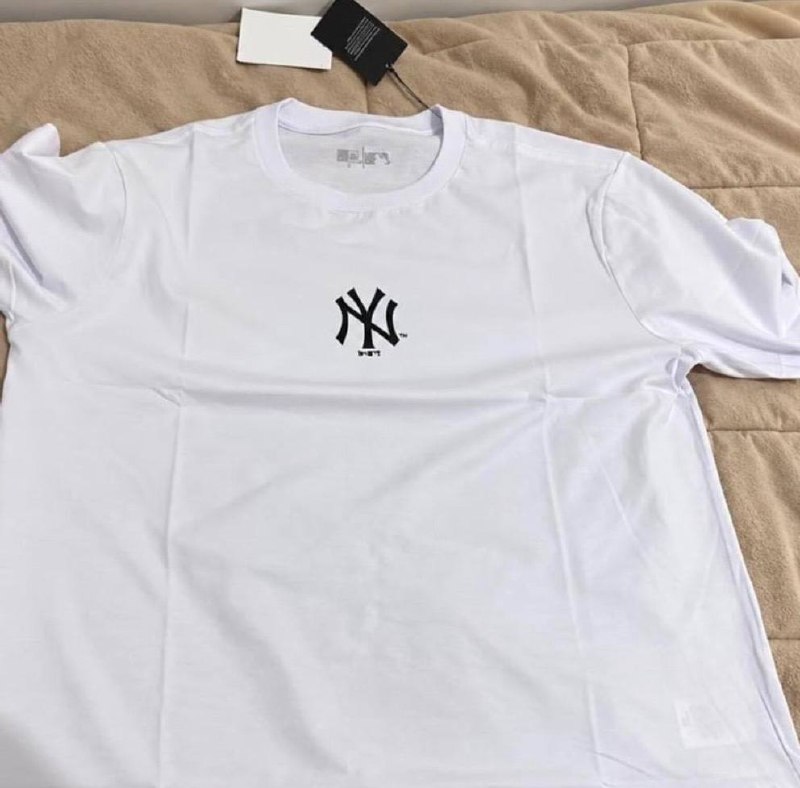 Camiseta New Era New York Yankees Basica Off White Branco