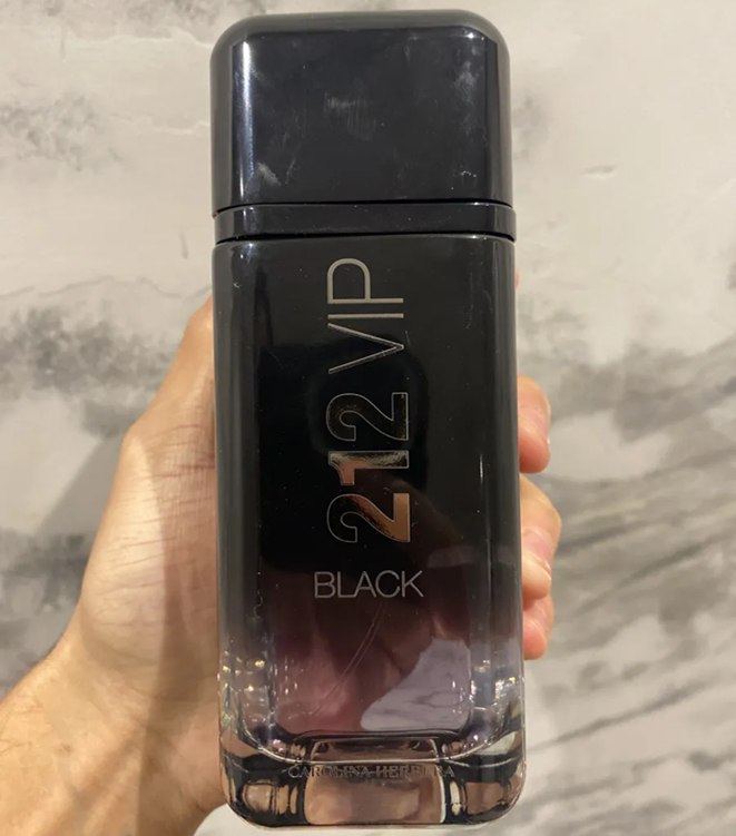 Perfume 212 Vip Black Carolina Herrera Masculino Eau De Parfum - 200ml