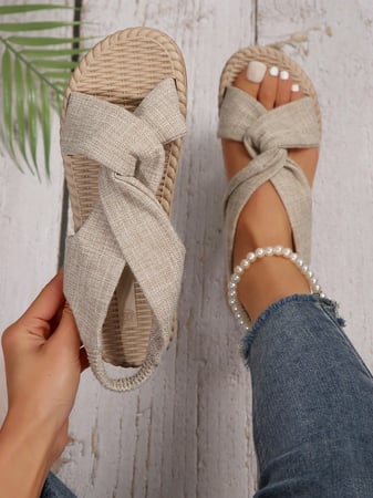 Sandálias Casuais e Outdoor para Mulheres com Tiras Trançadas em Tecido e Cruzadas