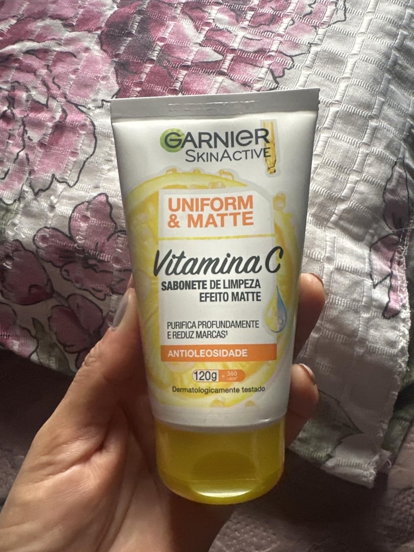 Garnier Uniform & Matte, Kit Skincare Creme de Limpeza Facial Vitamina C 120g e Sérum Booster Antimarcas 15ml