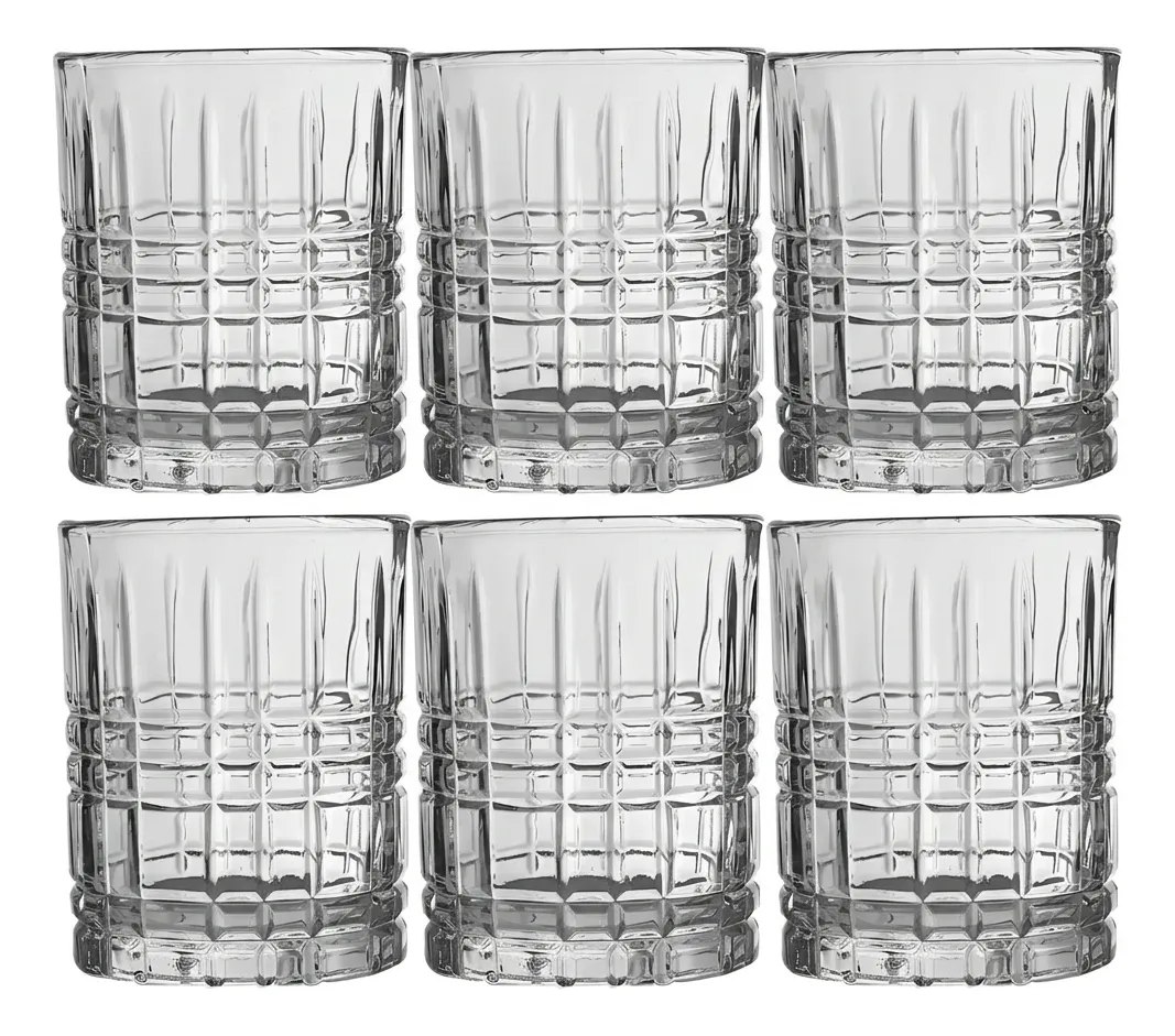 Conjunto de 6 copos de vidro para whisky com design texturizado e formato cilíndrico, dispostos em duas fileiras de três unidades cada.