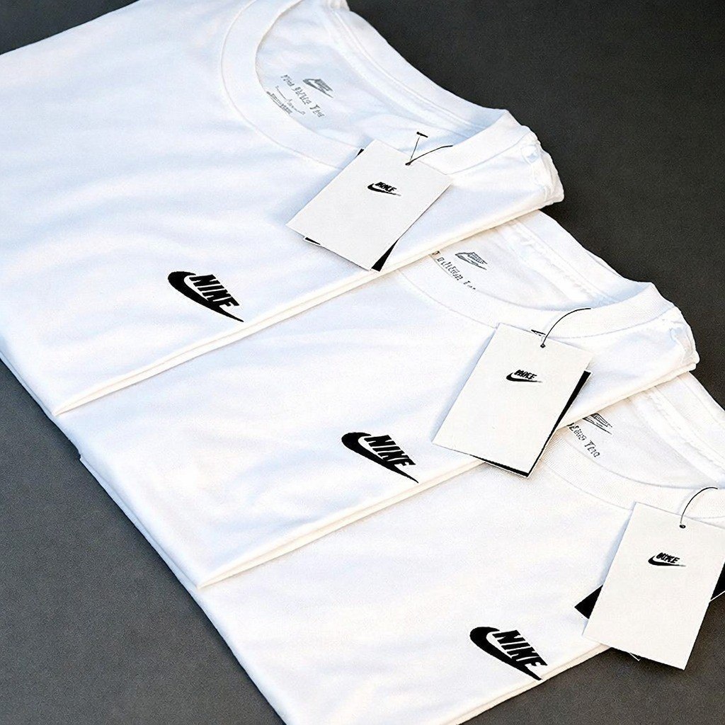 Camiseta Nike Sportswear Club Masculina