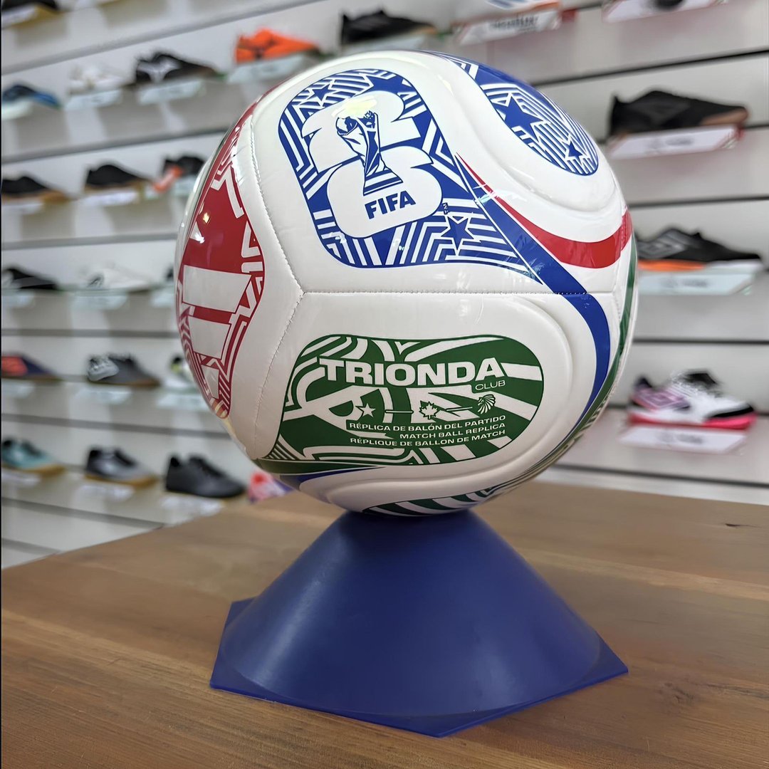 Bola De Futebol Copa Do Mundo Fifa 2026 Trionda Club Branca Tamanho 5 adidas White/vivid R...