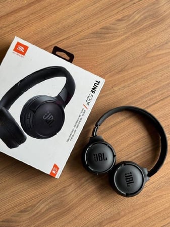 Jbl Fone De Ouvido Sem Fio Tune 520bt Dobrável Bateria 57h