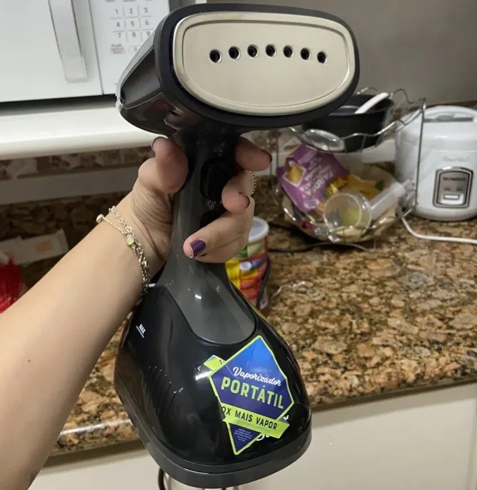 Passadeira A Vapor Oster Power 240ml 1270w Preto - 220v