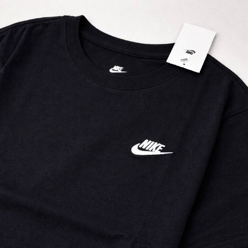 Camiseta Básica Nike Club Logo Pequeno Masculina