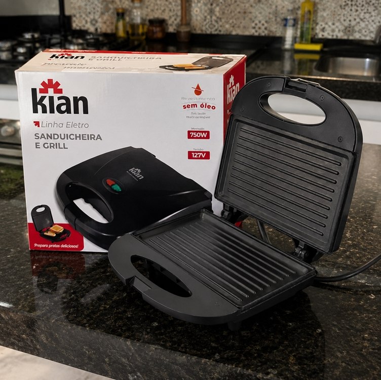 Sanduicheira Grill 2 Em 1 Preta 750w Preto Kian 220v