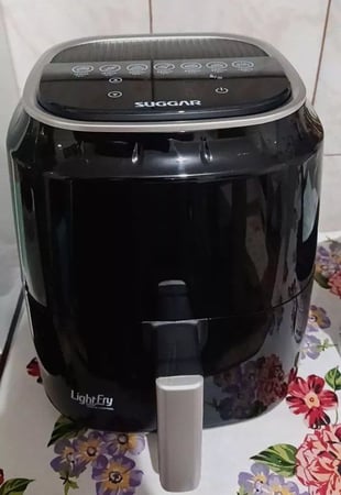 Fritadeira Light Fry Touch Control 4 litros Preta Suggar