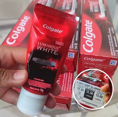 Colgate Creme Dental Clareador Luminous White Carvão Ativado 70G