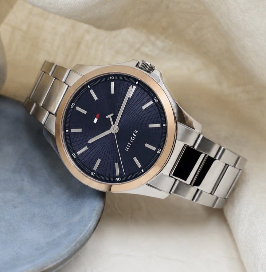 Relógio Tommy Hilfiger Masculino Aço Prateado Fundo Azul