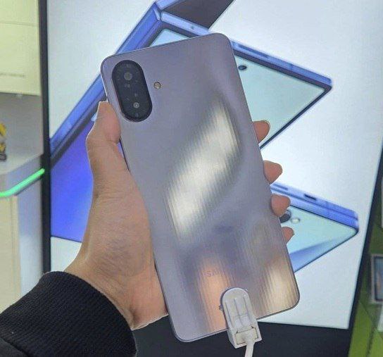 Samsung Galaxy A07 256GB 8G RAM 4G Câm. Dupla 50MP + Selfie 8MP Tela 6,7" Bateria 5000mAh