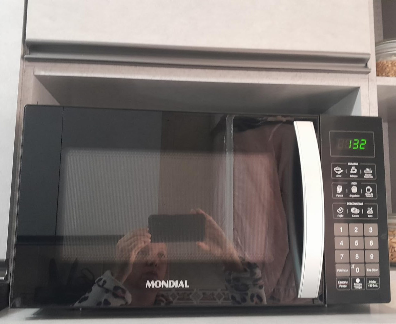 Micro-ondas Mondial Preto 34 Litros Receitas Pré-Programadas - 110v