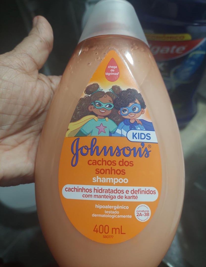 Johnson's Baby Shampoo Infantil Para Cabelos Cacheados Cachos Dos Sonhos, 400ml