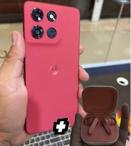 Combo Motorola Moto G86 5g 24Gb RAM Boost 256GB Câm. Tripla Sony iA + Fone Moto Buds c/ Microfone e Cancelamento de Ruído