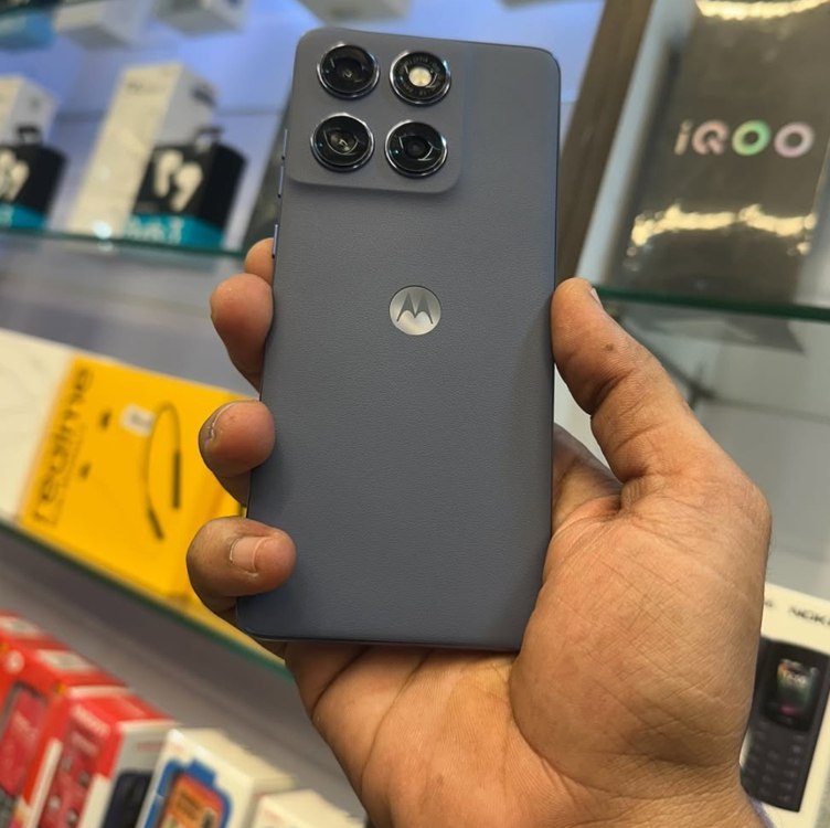 Smartphone Motorola Edge 60 Fusion 5G - 256GB 16GB (8GB RAM+8GB Ram Boost) 50MP Sony AI Ca...