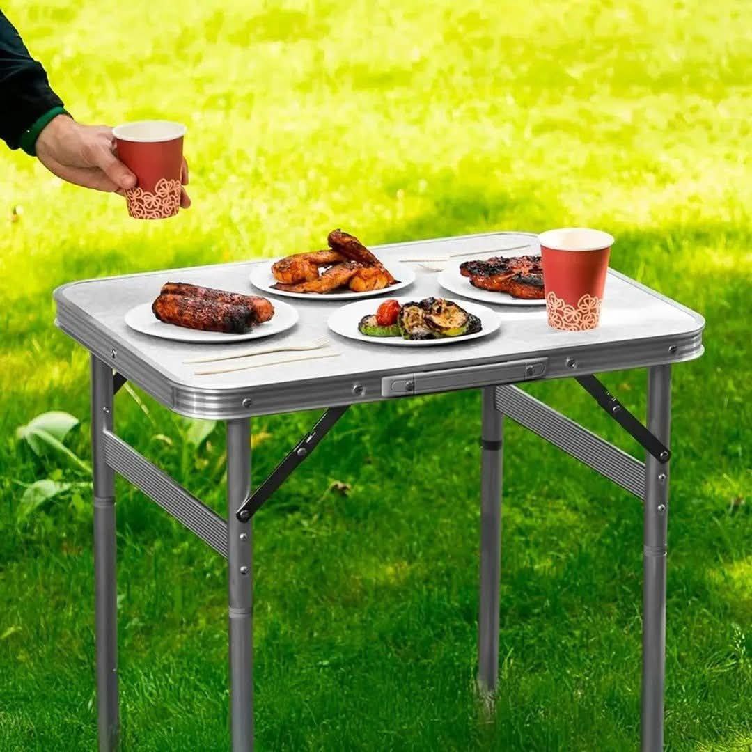 Mesa De Alumínio Dobrável Tampo Mdf 60 X 45 X 56 Cm Titanium Platina