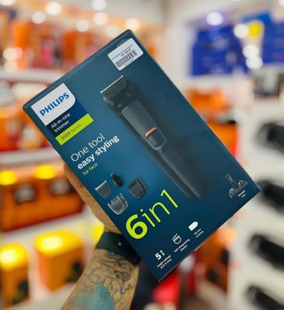 Aparador De Pelos Barbeador Philips Multigroom 6 Em 1 Mg3711