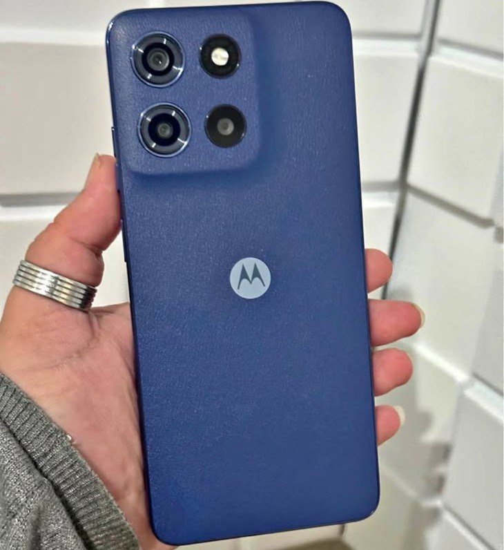 Motorola G86 256GB 5G 24GB de RAM Boost 6,7" Câm. Dupla + Selfie 32MP Bateria 5200mAh - Vermelho ou Azul