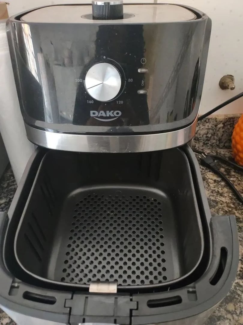 Fritadeira Air Fryer Dako 5 Litros Preto/inox Com Painel Analógico E Potência De 1700w