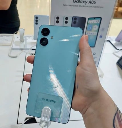 Smartphone Samsung Galaxy A06 128GB 4GB RAM Azul Escuro 6,7" Câm. Dupla + Selfie 8MP