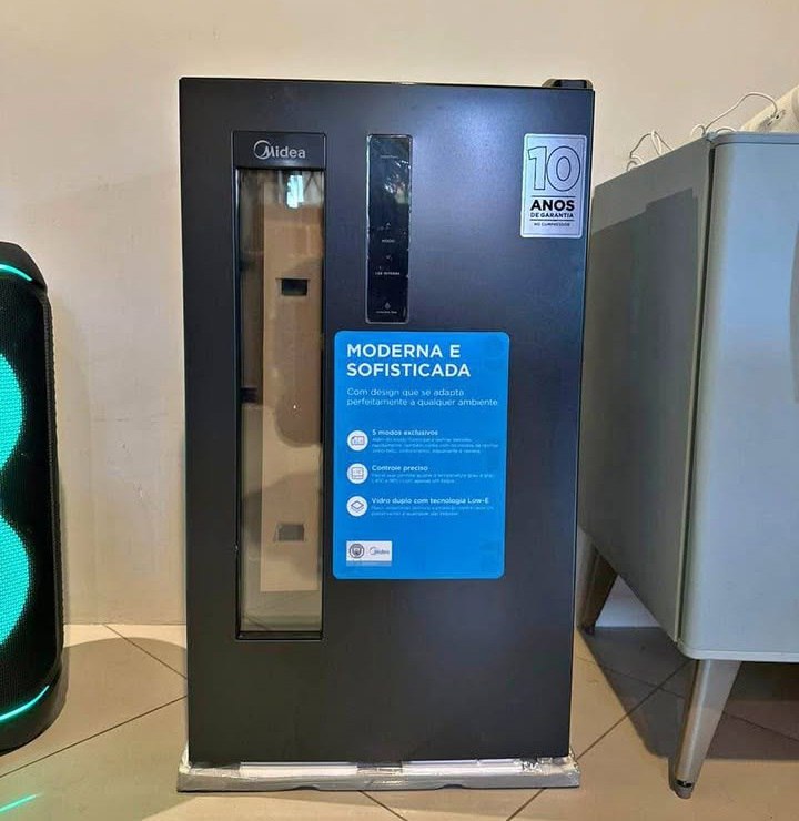 Cervejeira Midea Vertical 82L Frost Free -4ºC Preta - 110v/220v