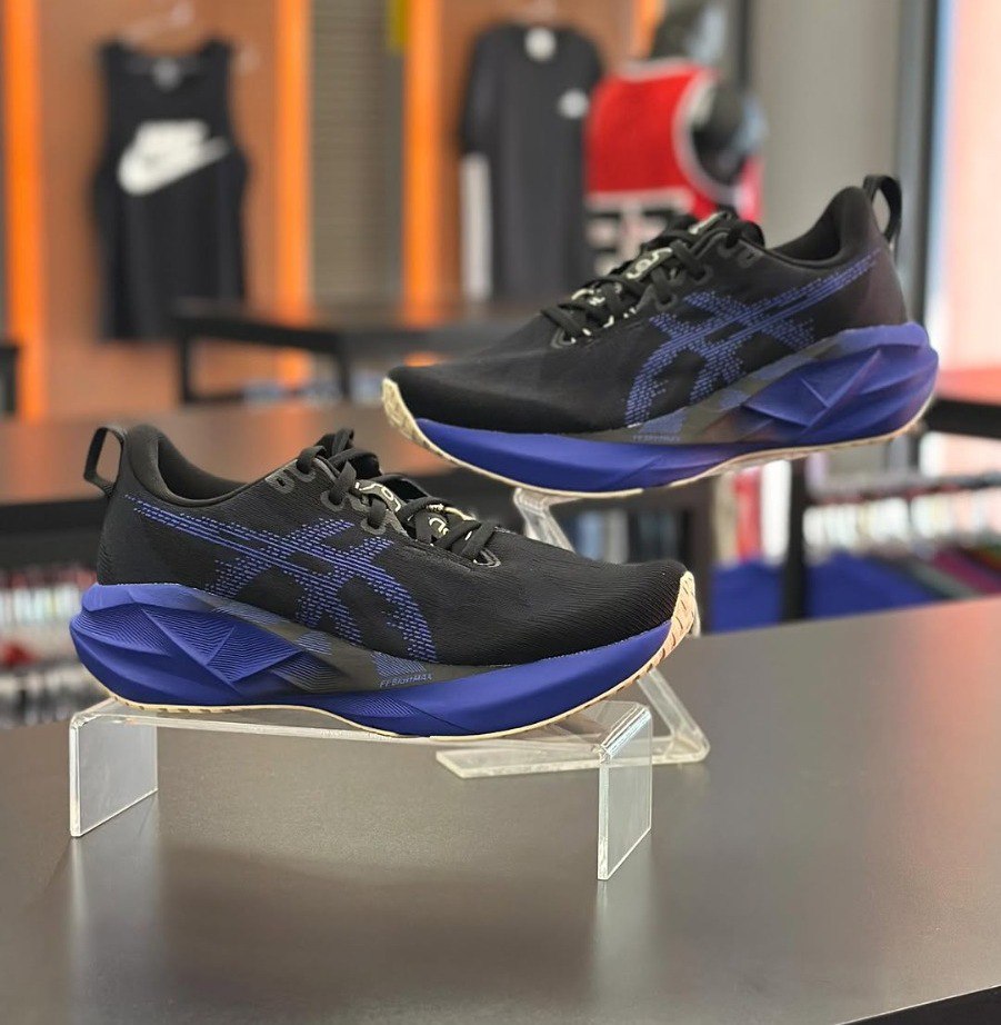 Tênis De Asics Novablast 5