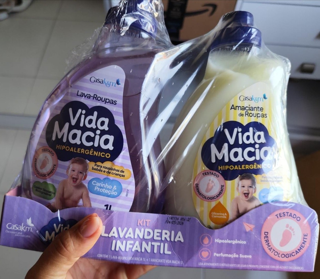 Kit Vida Macia Hipoalergênico Lava Roupas 1L e Amaciante Glicerina e Camomila 1L