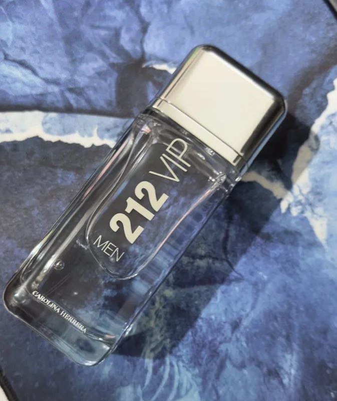 Perfume Carolina Herrera 212 Vip Men Eau De Toilette 200ml Masculino