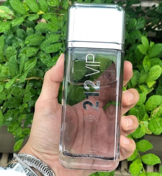 Perfume 212 Vip Carolina Herrera Masculino Eau de Toilette - 200ml