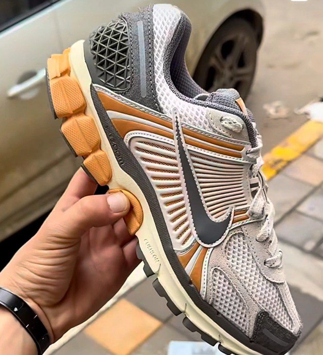 Tênis Nike Zoom Vomero 5 Masculino - Num. 39 ao 43