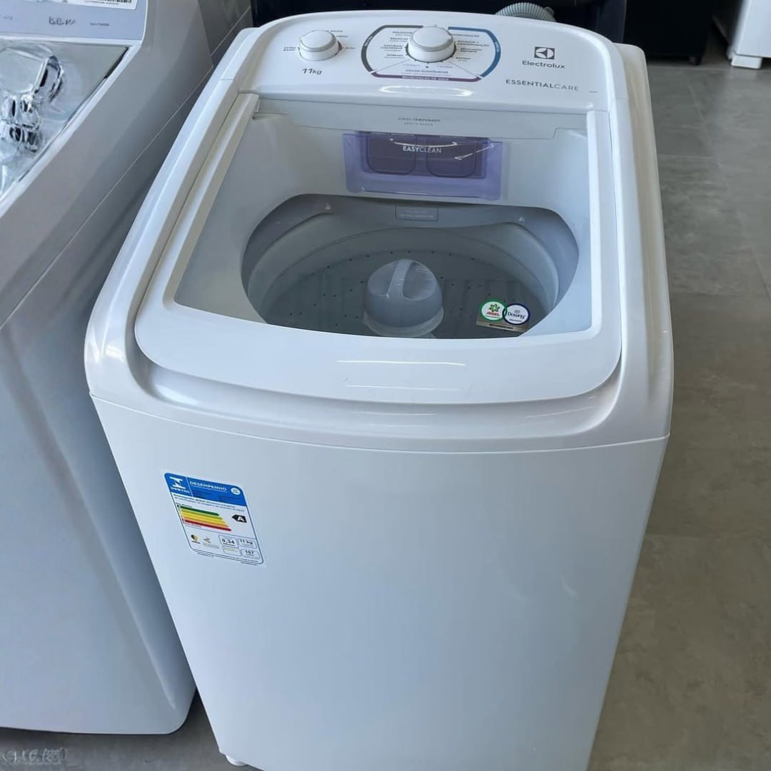 Máquina de Lavar Electrolux 11kg Branca Essential Care com Easy Clean e Filtro Fiapos (LES11)