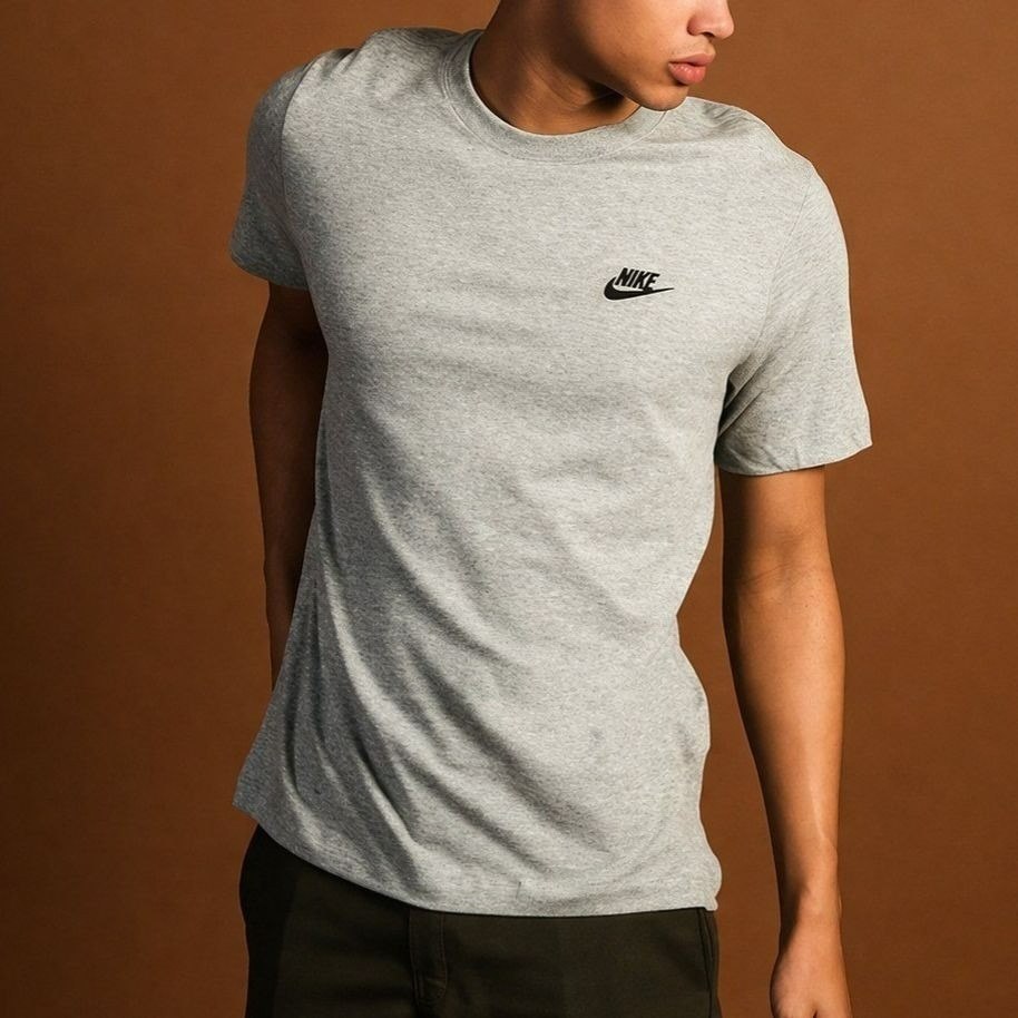Camiseta Nike Sportswear Club Masculina