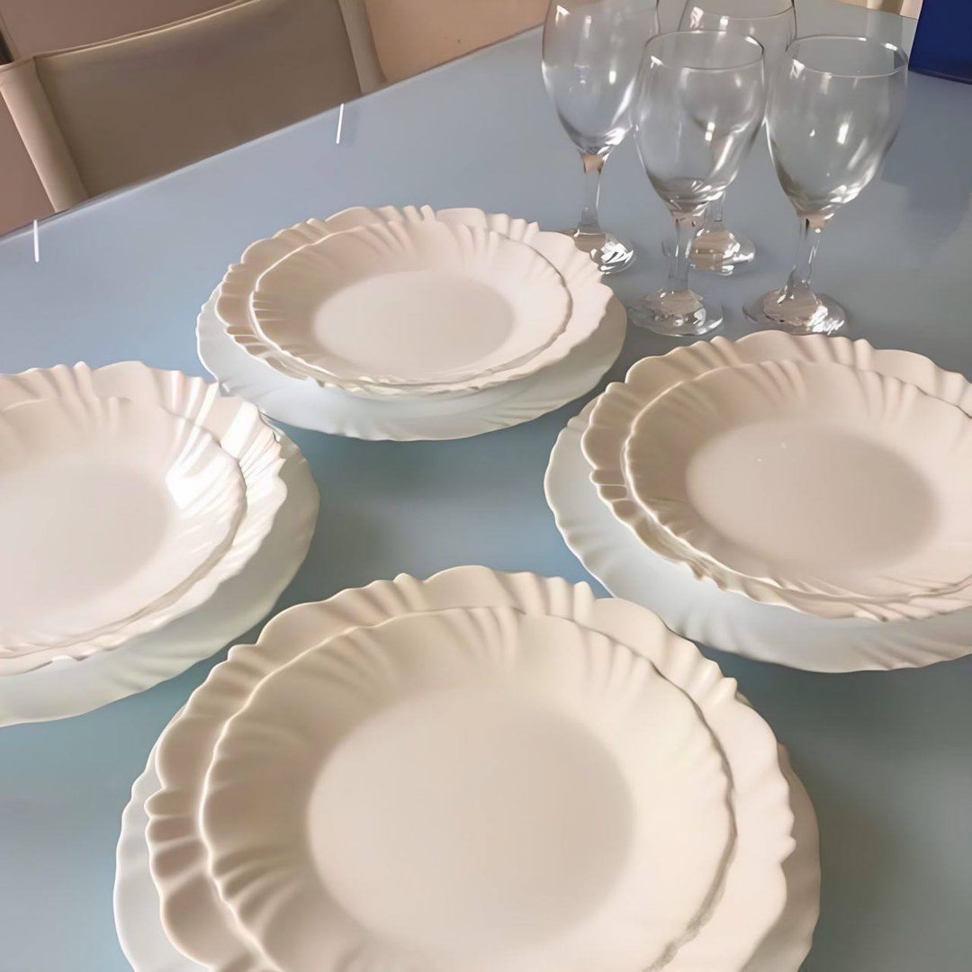 Aparelho de Jantar com Taça 16 Peças Nadir - Redondo Branco Pétala