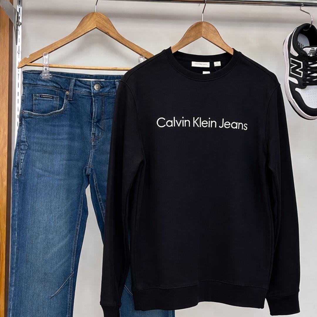 Moletom Calvin Klein Crewneck Light Front Logo Preto