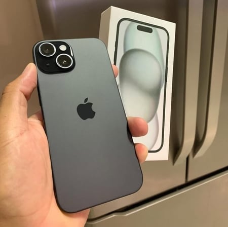 Apple iPhone 15 (256 GB) — Preto