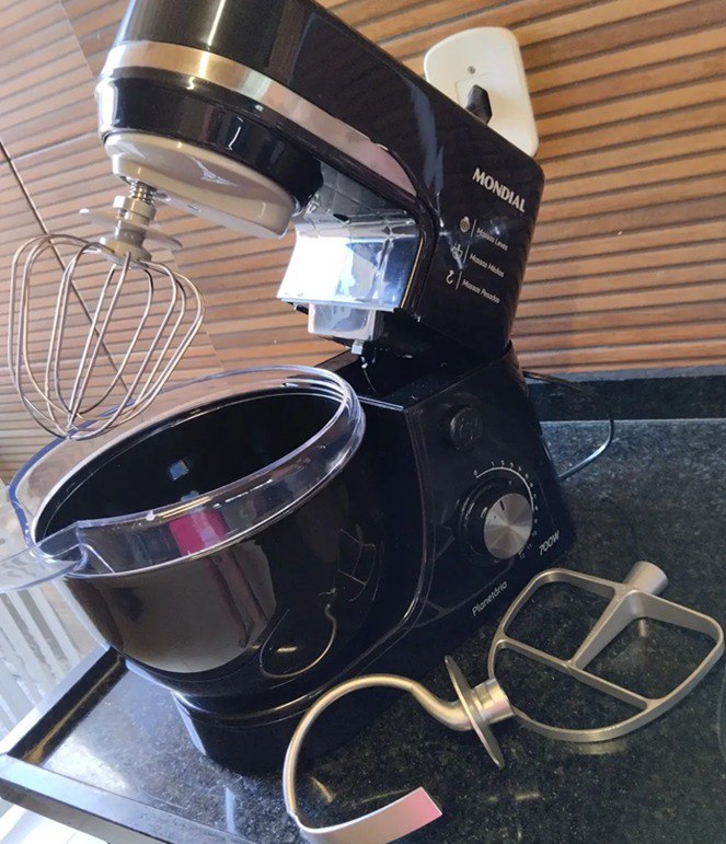 Batedeira Planetária Mondial 12 velocidades 3 batedores 700W Preta - 110v