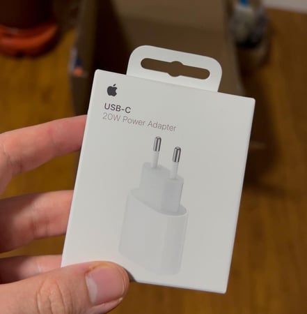Adaptador Usb-c De 20w Apple Branco - Distribuidor Autorizado