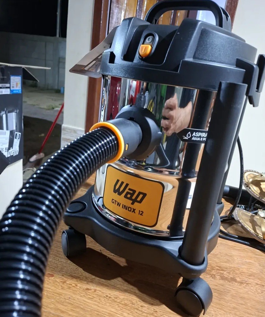 Aspirador de Pó e Água Wap GTW Inox 12 1400W com Bocal de Sopro - 110v/220v