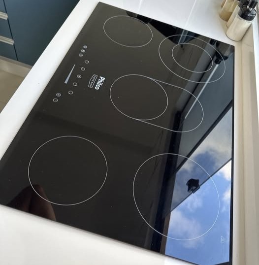 Cooktop Elétrico Philco Volcano Vitrocerâmico 8400W Painel Touch Digital 9 níveis de Potência c/ Timer - 220v