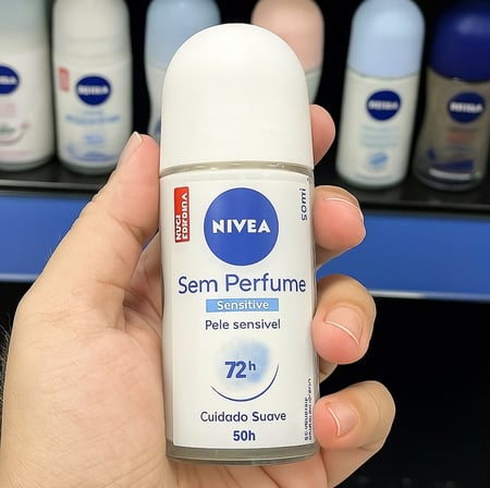 NIVEA Desodorante Antitranspirante Roll On Sem Perfume 50ml - Proteção prolongada de 72h p...