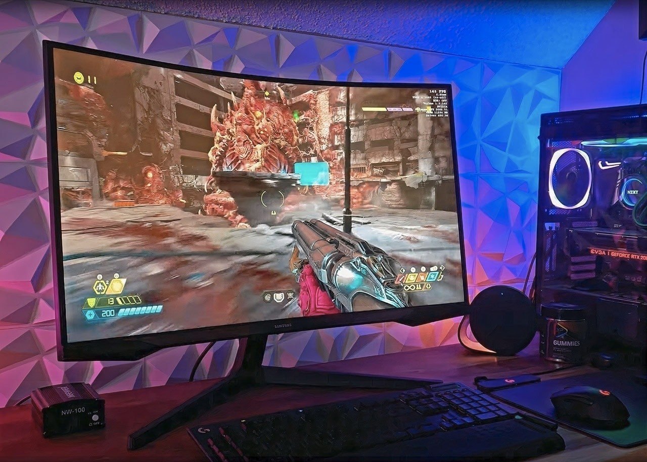 Monitor Gamer Samsung Odyssey G5 32, Resolução QHD, Taxa de atualização de 165Hz & 1ms de tempo de resposta (MPRT), Curvatura com 1000R, HDR 10, AMD FreeSync, Eye Saver Mode & Flicker Free Mode