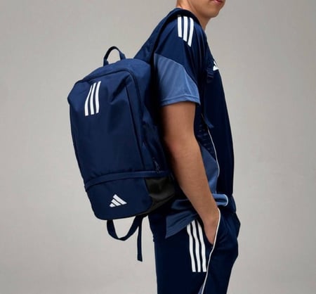Mochila adidas Esportiva 979653 Cor Azul 26.5 L
